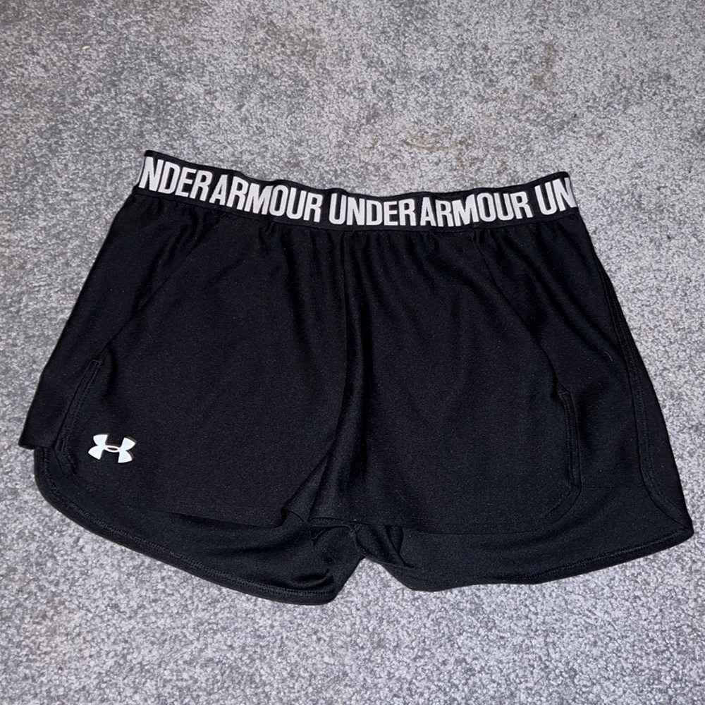 UA ATHLETIC SHORTS W/ POCKETS